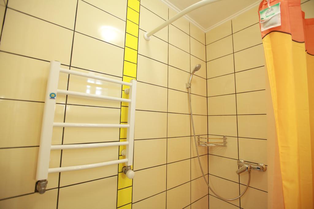 Apartment On Zaliznychna Lviv Ruang foto