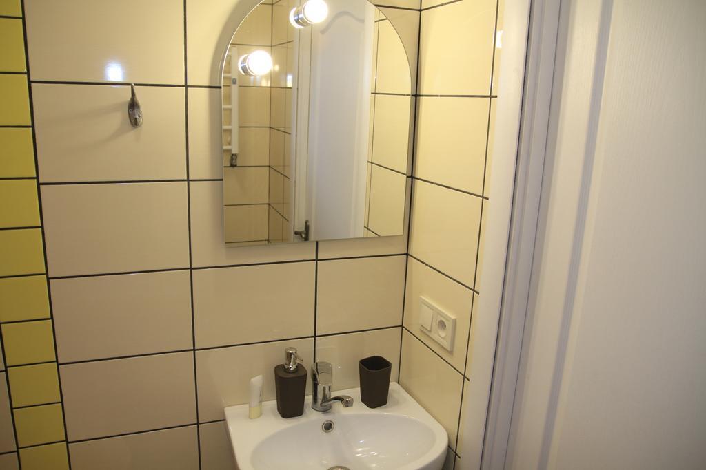 Apartment On Zaliznychna Lviv Bagian luar foto