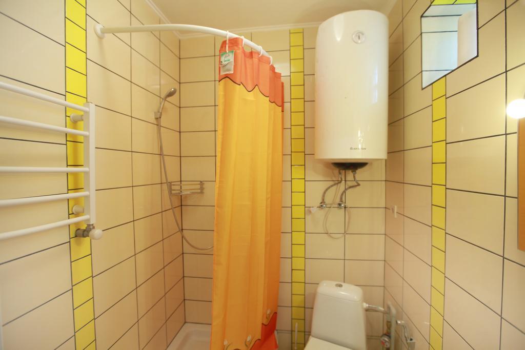 Apartment On Zaliznychna Lviv Bagian luar foto